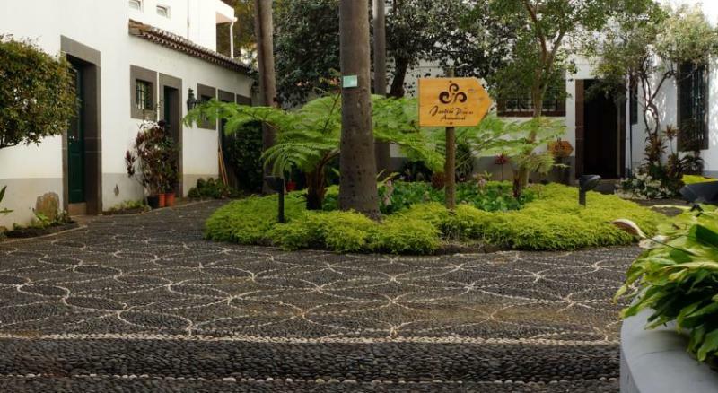 Residencial Queimada De Baixo Hotel Funchal  Exterior photo